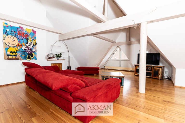 12 | Wohnzimmer mit Bild von Tom Bosten