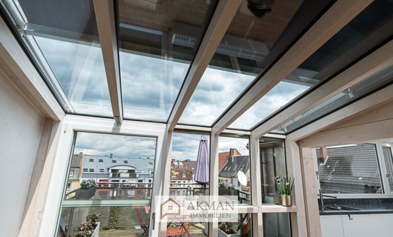 22 | Wintergarten mit elektrischer Dachbeschattung