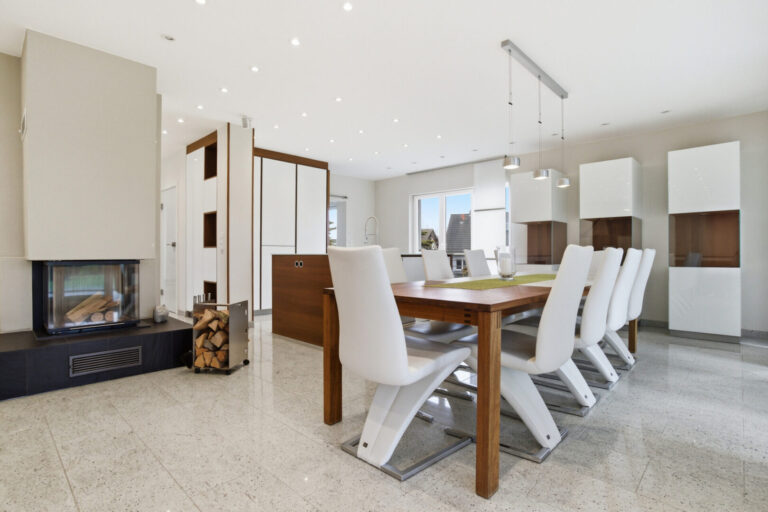 EG | Essbereich mit Kamin