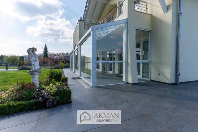 Blick aus Osten auf Wintergarten | 1