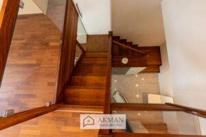 DG | Treppenabgang ins EG