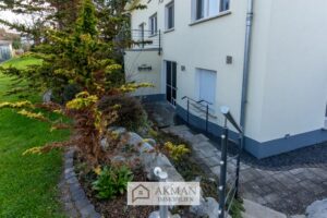 UG | eigene kleine Terrasse