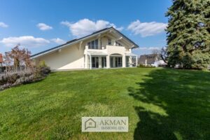 Blick aus dem Garten