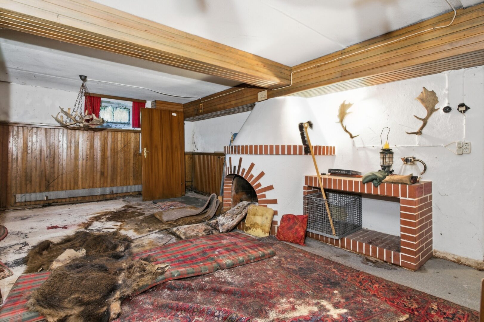Partyraum mit Kamin | KG